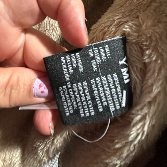 YMI vest sorry no hoodie size (M) - Picture 2 of 9